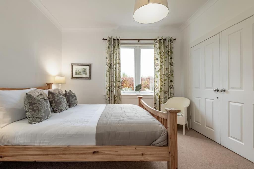Heather Cottage, 2 Bedroom In Comrie Kültér fotó