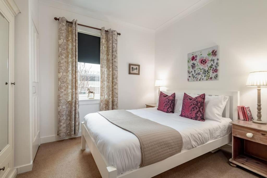 Heather Cottage, 2 Bedroom In Comrie Kültér fotó